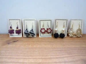 5 pairs dangle earring, mixed techniques. Glass beads, wood, metal,plastic, cord - Picture 1 of 6