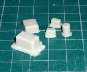 Relais & Sicherungskasten für Revell Monogram E Type Jaguar Bausatz oder andere Autos im Maßstab 1:8 - Bild 1 von 4