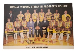 ELGIN BAYLOR #22, JERRY WEST #44 SIGNED 1971-72 LA LAKERS TEAM PHOTO NBA CHAMPS - Bild 1 von 5