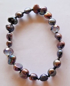 PULSERA ELÁSTICA VINTAGE DE PERLAS BARROCAS Y CRISTAL DE PAVO REAL ASPECTO METÁLICO - Imagen 1 de 5