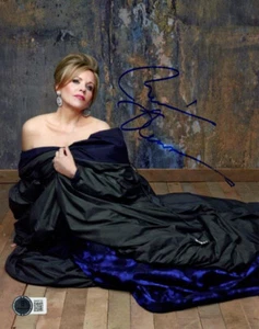 RENEE FLEMING SIGNED AUTOGRAPHED 8x10 PHOTO OPERA SOPRANO LEGEND BECKETT BAS - Picture 1 of 2