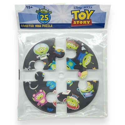 Mini rompecabezas Toy Story Coaster Little Green Men exclusivo de caja de botín de Disney Pixar Foto 1 de 4