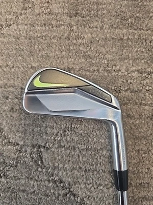 Nike Vapor Pro 3 Iron Dynamic Gold Stiff Flex diestro Foto 1 de 4
