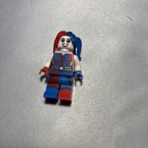 Lego Harley Quinn Minifigure 76053 sh260 Batman DC Super Heroes - Picture 1 of 6