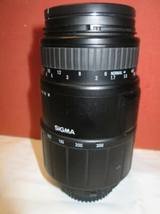 New SIGMA AF 70-300mm F 1:4-5.6 DL Macro Zoom Camera Lens - Picture 1 of 7