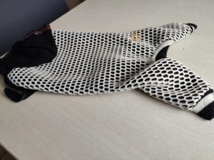 Overall m. Kapuze , mit Netzoptik z.B. Chihuahua ca. RL 26 cm schwarz weiß - Bild 1 von 2