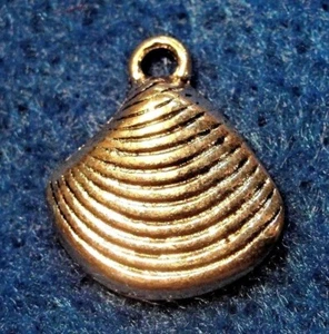 20Pcs. Tibetan Antique Silver Sea SHELL Charms Pendants Earring Drops OT01A - Picture 1 of 4