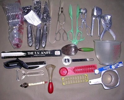 LOT: 22 Kitchen Utensils Spatulas Tongs Knife Peeler Ice Crusher Thermometer ETC - Image 1 of 4