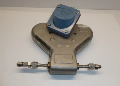 Micro Motion ELITE CMF010M324NU Coriolis Meter, 1/10 Inch (DN2) Flow .392354.44 - Image 1 of 4