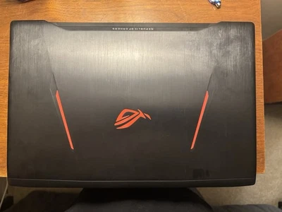 Portátil para juegos Asus RoG gl702v Foto 1 de 4