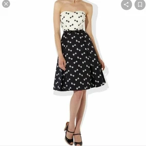 EUC trägerloses Hobbs Kleid Einladung Schleife Druck 12 - Bild 1 von 14