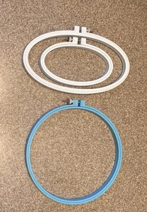 Lot of 3 Embroidery Hoops Plastic 8" Round 4.5"x9" and 3.5"x6" Oval - Picture 1 of 2