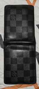 Louis Vuitton Men's Bifold Black - Great Condition - Picture 1 of 7