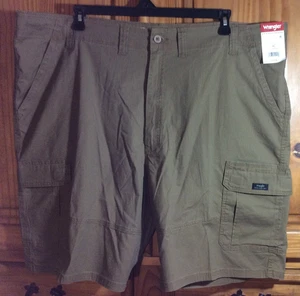 WRANGLER Men's 48 Brown Relaxed Fit Low Stretch Cotton/Elastane Cargo Shorts NWT - Picture 1 of 6
