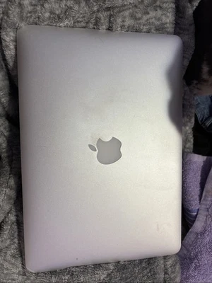 Apple Macbook Air 13" 2020 (512GB SSD, Intel Core i5, 1.10Ghz, 16GB RAM) *READ* - Image 1 of 2