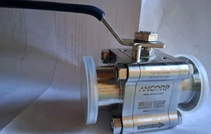 Valvola a sfera manuale alto vuoto 2 vie originale ANCORP C4150-QF40 con tappi terminali QF40 - Foto 1 di 5