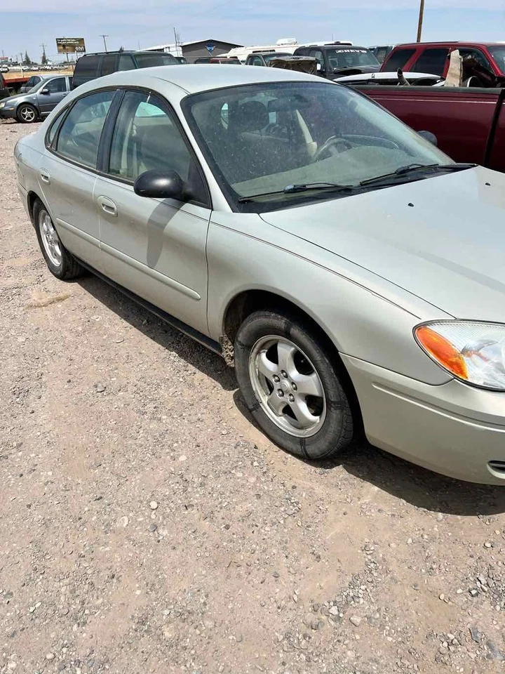 Conjunto de filtro de aire usado se adapta a: Ford Taurus 2006 6-183 3,0 L OHV grado A Foto 1 de 4