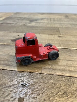 Camión de colección TootsieToy Mack cabina de camión rojo Foto 1 de 4