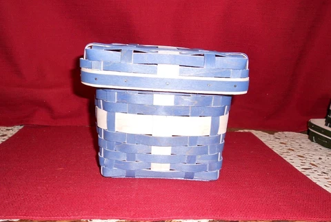 Longaberger  2022 BLUE/WHITE "HOLIDAYPRESENT" BSKT SET!    NEW!    BUY IT NOW! Cover