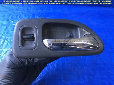 Manija interior derecha de la puerta del pasajero sedán Honda Accord 1994 1995 1997 fabricante de equipos originales  Foto 1 de 3