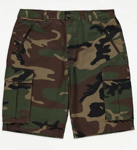 KHAKI CAMOUFLAGED CARGO SHORTS 42"WAIST - Picture 1 of 6