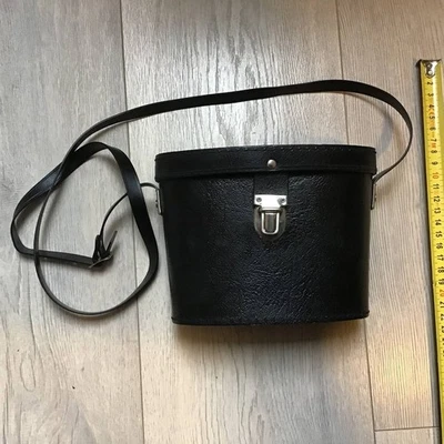 BINOCULARS BAG.  (F240) - Image 1 of 4