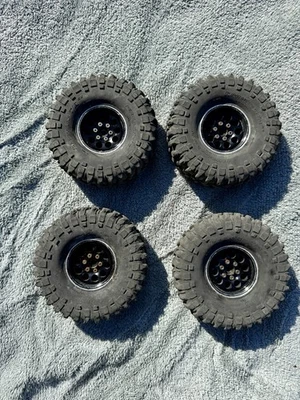 Pro-Line Racing 1.9 inch Predator  Tires With Treal Wheels 3 Brothers Inserts - Image 1 of 2