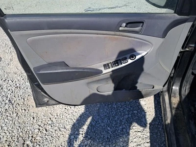 2016 Hyundai Accent Left Front Door Trim Panel Gray Used OEM 73000 Miles Foto 1 de 4