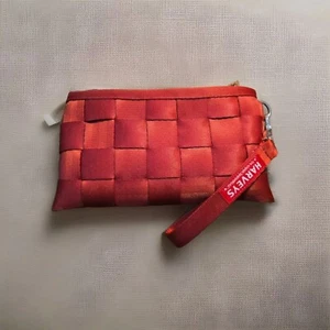 Harvey’s Seatbelt Bag Clutch/Wristlet In RED w/ Wrist Handle - Picture 1 of 8