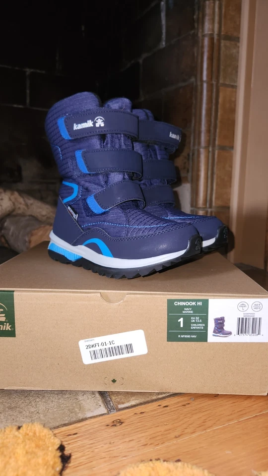 Nuevas botas de nieve Kamik Chinook Hi para niños talla 1 invierno aisladas Dri Defense Foto 1 de 4