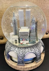 Bloomingdale’s World Trade Center Musical Snow Globe 1999-2001 Working! - Picture 1 of 22