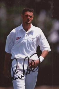 NEW ZEALAND: SIMON DOULL SIGNED 6x4 TEST ACTION PHOTO+COA - Picture 1 of 1