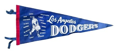 Raro banderín vintage 1963 de los Dodgers de Los Ángeles 29 pulgadas fieltro lista de béisbol temprano Foto 1 de 3