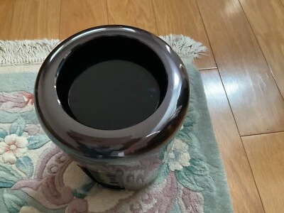 Apple Mac Pro 2013 A1481 (E5-1650v2 3.50GHz - 32GB RAM - 512GB SSD - MD878LL/A) - Image 1 of 4