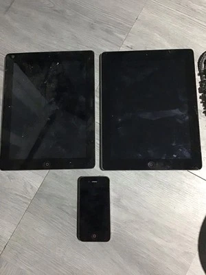 Apple iPad 2 A1395 Wi-Fi 32GB X 2 & I Phone 4. For Repairs Or Parts. Bundle. - Image 1 of 4