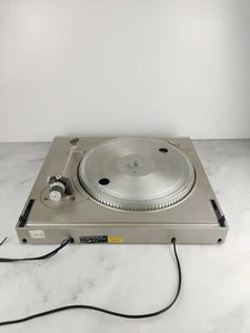 Tocadiscos Dual CS 617 Q Series Quartz Electronic Direct Drive sin sistema - Imagen 1 de 4