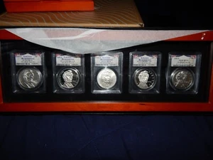 Lincoln 2009 Bicentennial Silber Dollar PCGS MS70 & PR70DCAM fünf Münzen mit Etui - Bild 1 von 7