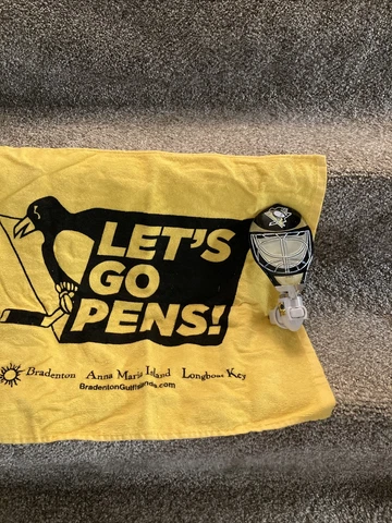 NHL Pittsburgh Penguins  Goalie Mask plug in night light, And Rally Towel Cover