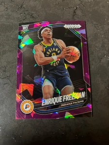 2025 2024-25 Panini Prizm Basketball Enrique Freeman #245 Purple Ice RC 062/149 - Bild 1 von 2