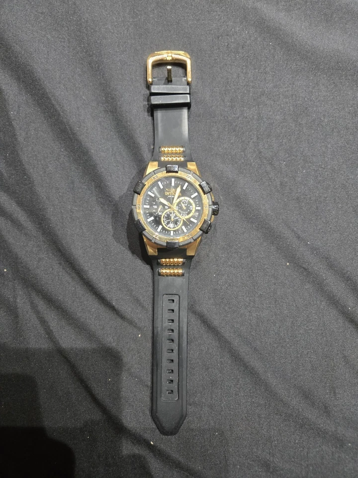 Reloj Hombre Invicta 23693 Aviador Cuarzo Cronógrafo Oro Negro Banda Goma 50mm Foto 1 de 4