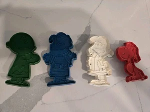 Charlie Brown Vintage Linus Lucy Snoopy Cookie Cutters Set of 4 Peanuts Comics - Picture 1 of 9
