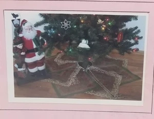 Strata Star Christmas Tree Skirt Sewing Pattern by Ruth's Machine Quilting - Picture 1 of 3