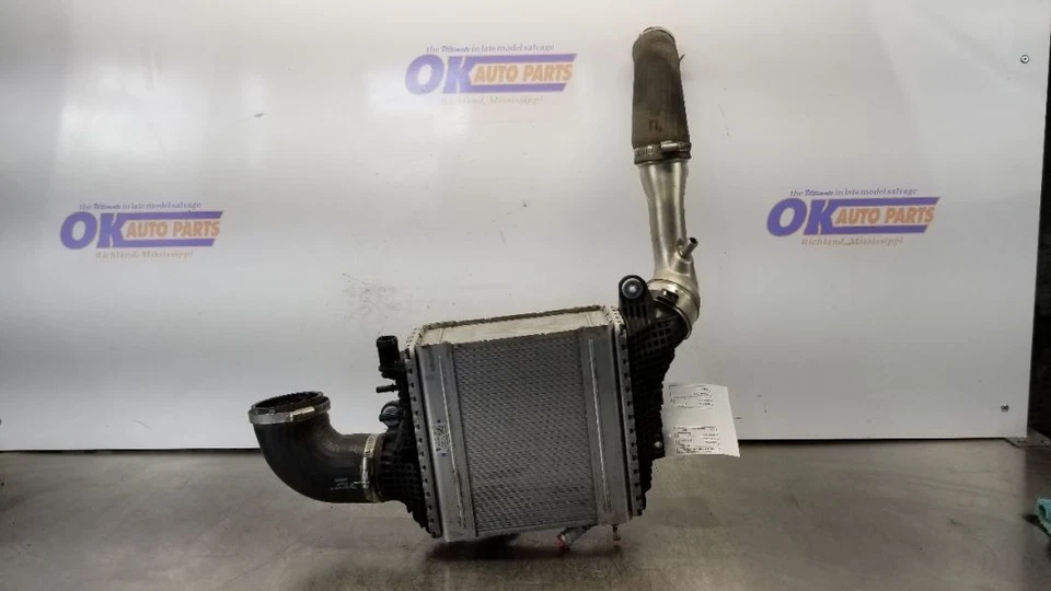 19 MONTAJE INTERCOOLER PORSCHE CAYMAN S 718 2,5 L Foto 1 de 4