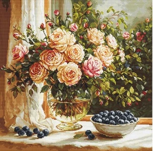 Fai da te punto ago contato punto croce "vaso con rose e mirtilli" - Foto 1 di 1