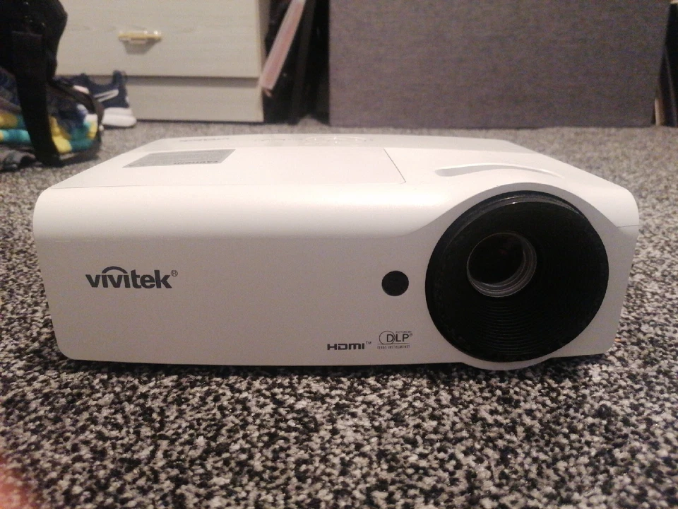 Vivitek D555 3000 lumens XGA Projector , Used, Works Perfect - Image 1 of 3