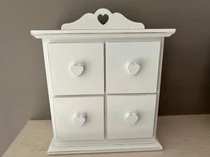 Chic & Shabby White Wooden 4 Drawer Cabinet Storage Chest Heart Handles - Bild 1 von 5