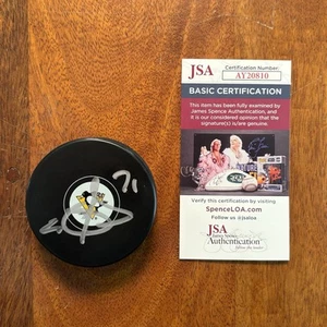 Evgeni Malkin Signed Puck Authentic Autograph JSA COA - Pittsburgh Penguins - Picture 1 of 5