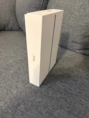 Apple iPad 5. Gen. 32GB, WLAN, 24,64 cm, (9,7 Zoll) - Spacegrau - Bild 1 von 4