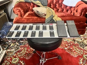 Behringer FCB 1010 MIDI foot Controller - Picture 1 of 10