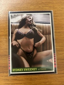 Sydney Sweeney Custom Trading Card Bikini Rücksitz Pose - Bild 1 von 2
